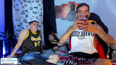 Snapshot of stephenbrown_ chatting on December 17, 11:59 pm ................ online show from December 17, 11:59 pm