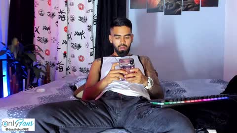 Snapshot of stephenbrown_ chatting on January 13, 8:15 pm ................ online show from January 13, 8:15 pm