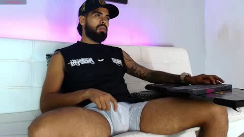 Snapshot of stephenbrown_ chatting on February 17, 6:31 am ................ online show from February 17, 6:31 am