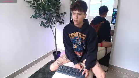 Snapshot of stev_austin_ chatting on September 16, 7:58 pm Stev austin online show from September 16, 7:58 pm