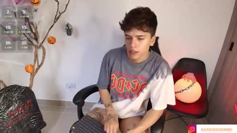 Stev austin  online show from October 18, 9:53 pm