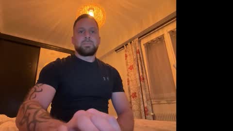 steve897819 online show from November 25, 9:50 pm