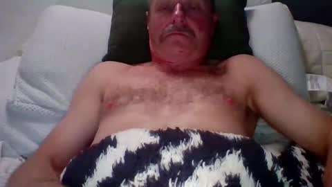 steven626708 online show from April 6, 5:52 am