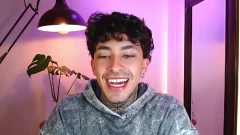 Daniel Steven Navarro online show from March 28, 12:00 am