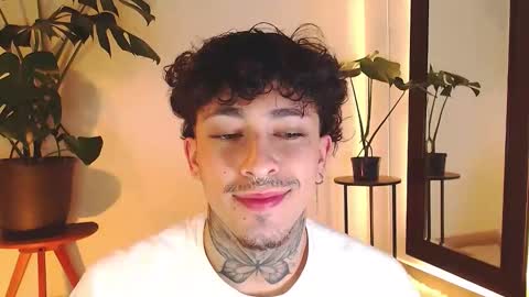 Daniel Steven Navarro online show from April 15, 11:15 pm