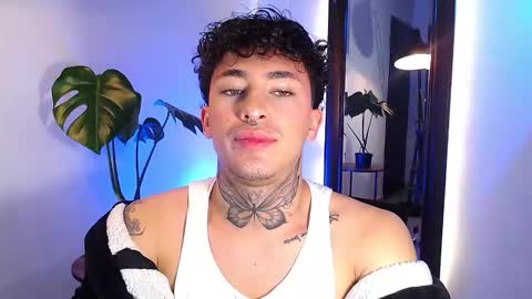 Daniel Steven Navarro online show from March 19, 1:09 am