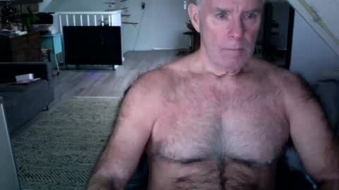 Snapshot of stevetwo chatting on December 9, 12:31 pm stevetwo online show from December 9, 12:31 pm
