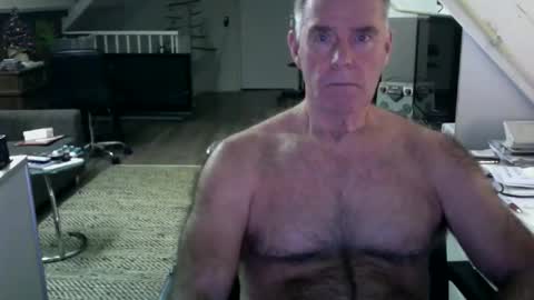 Snapshot of stevetwo chatting on December 16, 10:34 pm stevetwo online show from December 16, 10:34 pm