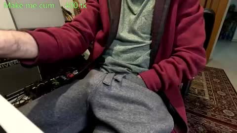 Snapshot of stevie_grey chatting on February 14, 8:42 am stevie_grey online show from February 14, 8:42 am