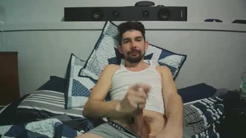 steviecombes01 online show from April 2, 1:47 am