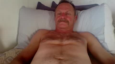 Snapshot of steviehard7 chatting on October 1, 10:25 pm steviehard7 online show from October 1, 10:25 pm