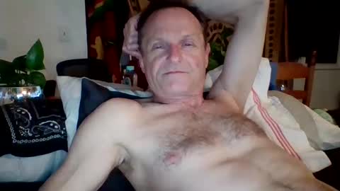 Snapshot of steviehard7 chatting on February 15, 5:19 am steviehard7 online show from February 15, 5:19 am