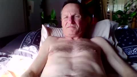 Snapshot of steviehard7 chatting on February 21, 10:04 pm steviehard7 online show from February 21, 10:04 pm