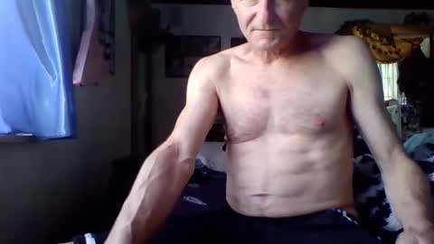 Snapshot of steviehard7 chatting on March 6, 6:05 pm steviehard7 online show from March 6, 6:05 pm