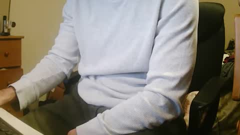 Snapshot of stevo69697 chatting on December 3, 5:19 am Chillguy online show from December 3, 5:19 am