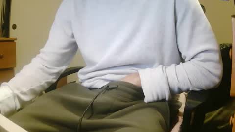 Snapshot of stevo69697 chatting on December 8, 5:07 am Chillguy online show from December 8, 5:07 am