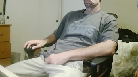Snapshot of stevo69697 chatting on December 6, 11:25 pm Chillguy online show from December 6, 11:25 pm