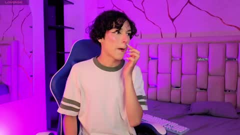 Sthepano  online show from May 2, 3:53 am