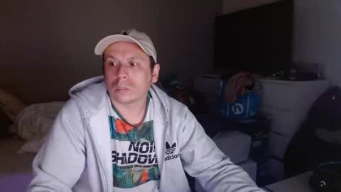 Axel online show from February 8, 11:48 am