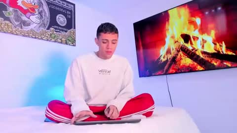 Snapshot of stiiveen_24cm chatting on December 31, 1:41 pm Stiven brendan online show from December 31, 1:41 pm