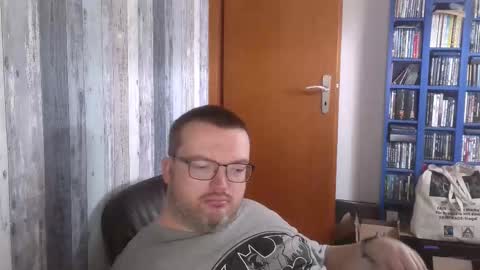Snapshot of still_alive1985 chatting on September 9, 9:20 am Oliver online show from September 9, 9:20 am