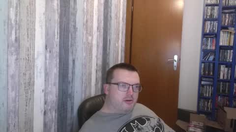 Snapshot of still_alive1985 chatting on September 18, 3:14 pm Oliver online show from September 18, 3:14 pm