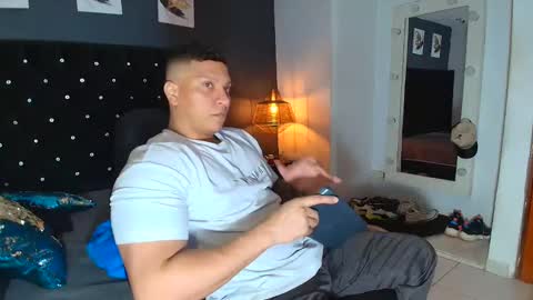 Snapshot of stily_santos_ chatting on September 19, 3:07 am stily online show from September 19, 3:07 am