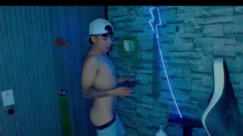 stiven leal online show from January 15, 9:06 pm