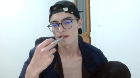 stiv_grant online show from April 30, 1:34 am