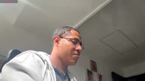 stiven__pattinson online show from March 25, 4:27 am