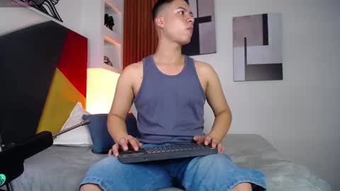 stiven online show from March 23, 12:44 pm