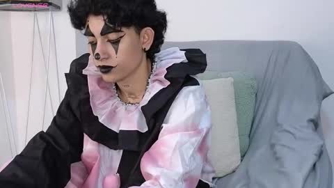 Stiven Bennet online show from October 31, 2:31 pm