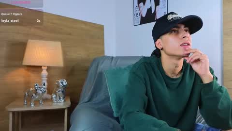 Stiven Bennet online show from October 17, 4:11 pm