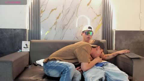 friends online show from April 25, 4:37 am