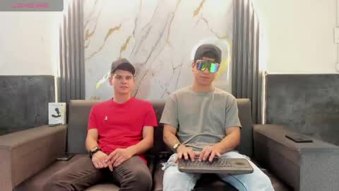 friends online show from April 24, 4:26 am