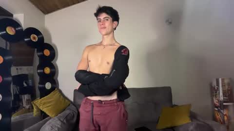 Stolas online show from February 19, 1:02 am