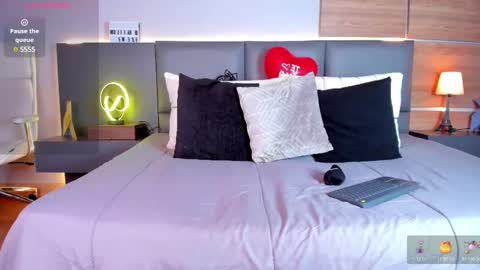 Snapshot of stone_lee_ chatting on February 20, 12:36 pm Stone Lee online show from February 20, 12:36 pm