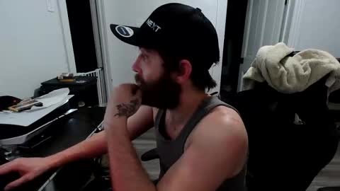 stonedpanda77 online show from February 9, 3:44 am