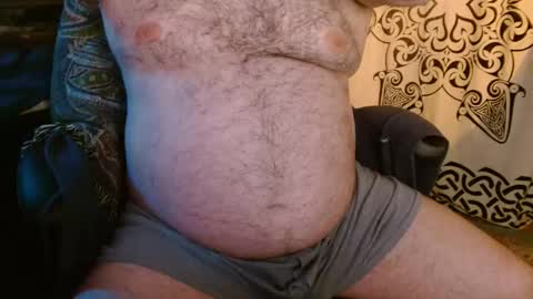 Snapshot of stonerbear42 chatting on February 25, 4:24 am Stonerbear42 online show from February 25, 4:24 am