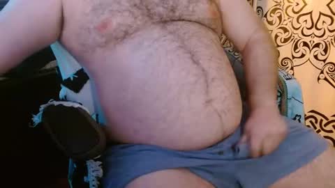 Snapshot of stonerbear42 chatting on February 12, 12:22 pm Stonerbear42 online show from February 12, 12:22 pm