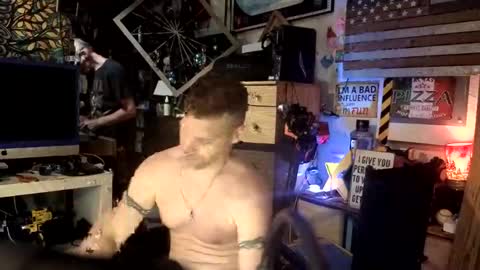 Str8 online show from April 18, 7:07 pm