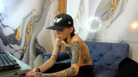 Snapshot of straightboy_nick chatting on October 10, 6:51 am NICK online show from October 10, 6:51 am