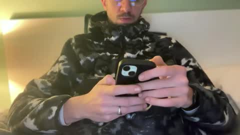 straightfirelotus69420 online show from November 23, 1:22 pm