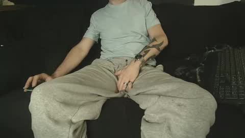 Snapshot of straitpipermann22 chatting on October 31, 5:09 am straitpipermann22 online show from October 31, 5:09 am