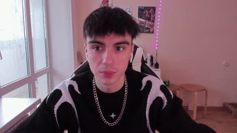 Snapshot of stralght_twinks chatting on January 13, 7:43 am Ray online show from January 13, 7:43 am