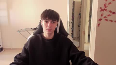 Snapshot of stralght_twinks chatting on March 7, 1:18 pm Ray online show from March 7, 1:18 pm