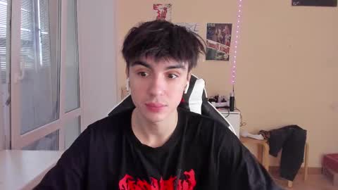 Snapshot of stralght_twinks chatting on February 11, 2:02 pm Ray online show from February 11, 2:02 pm