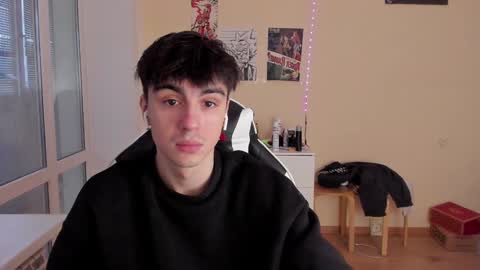 Snapshot of stralght_twinks chatting on February 1, 1:51 pm Ray online show from February 1, 1:51 pm