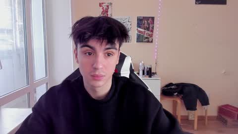 Snapshot of stralght_twinks chatting on February 3, 1:19 pm Ray online show from February 3, 1:19 pm