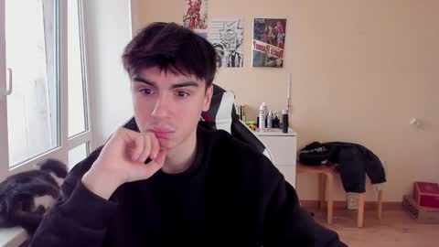 Snapshot of stralght_twinks chatting on February 5, 12:49 pm Ray online show from February 5, 12:49 pm
